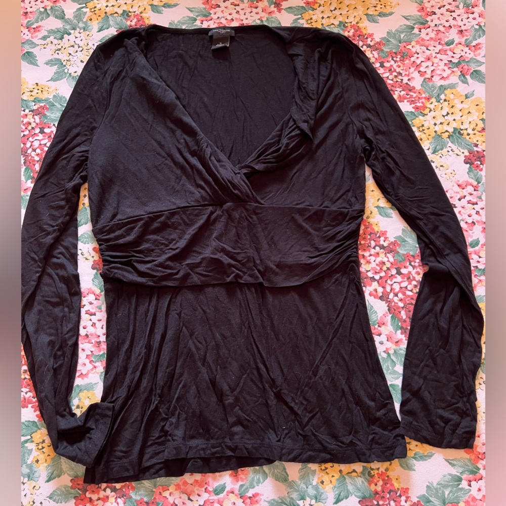 Women’s Ann Taylor Black V-Neck Long Sleeve Top